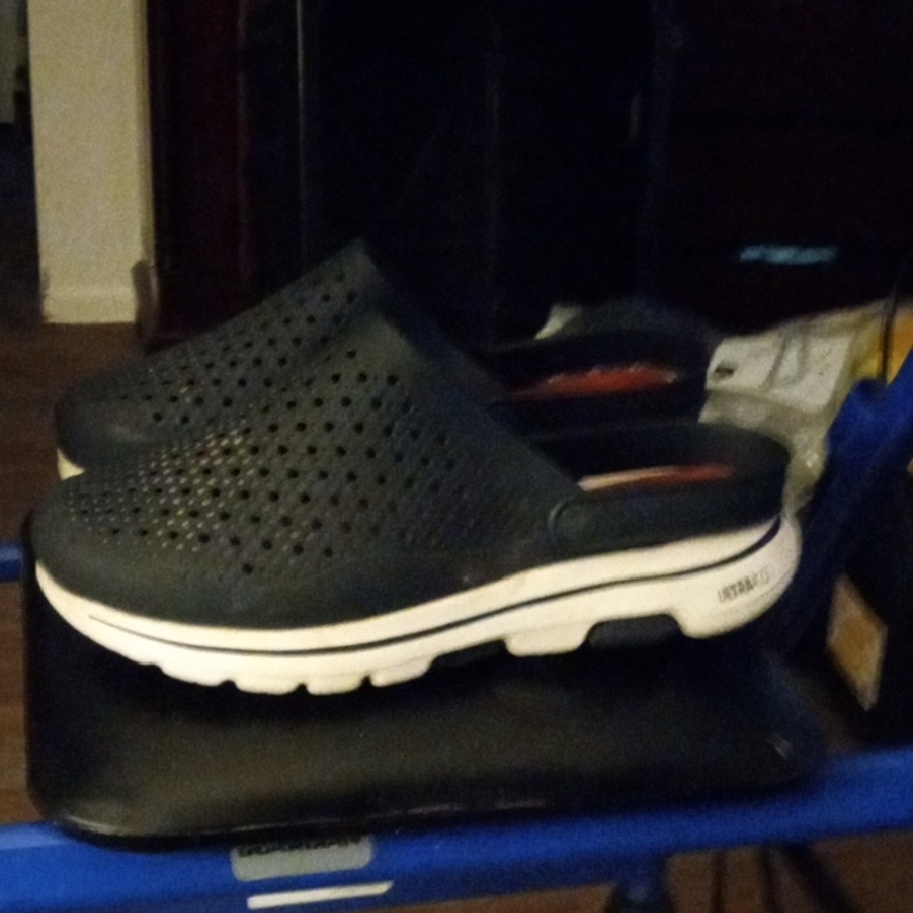 Skechers Cali Gear Navy Blue Slip-On Clogs